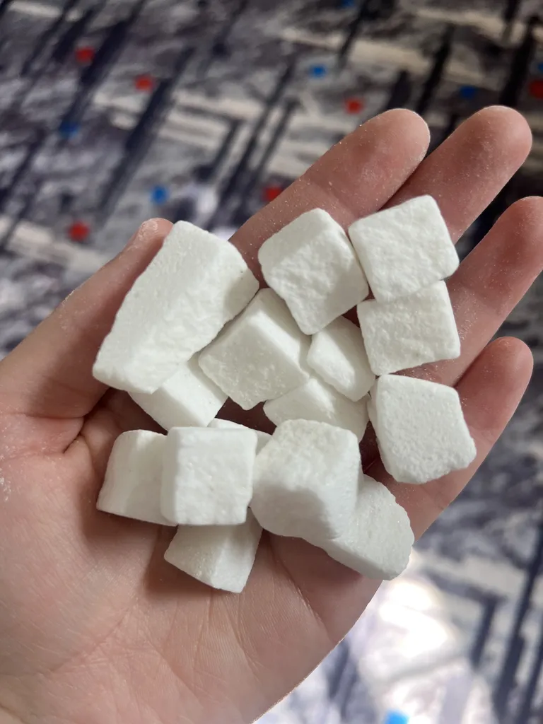 قند شکسته ممتاز یزد با طعم هل و گلاب دلوین - 600 گرم