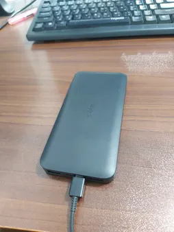 پاوربانک شیائومی مدل Redmi ظرفیت 10000 میلی آمپر ساعت به همراه کابل تبدیل microUSB