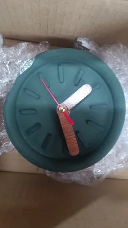 ساعت رومیزی عقربه‌ای مدل پیکاسو