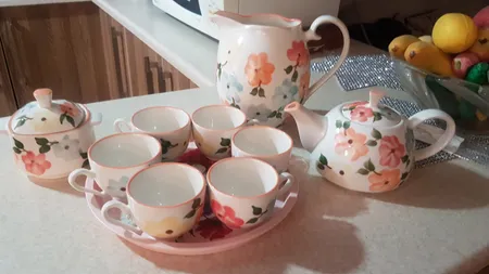 سرویس چای خوری 8 پارچه طرح بهار گل ها