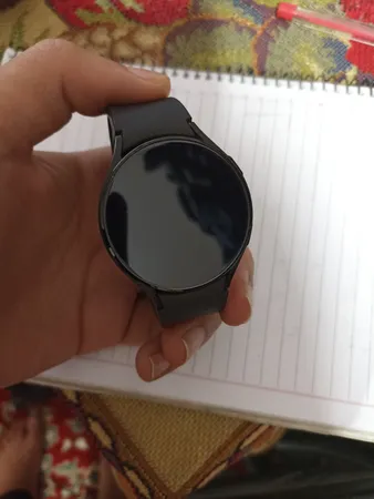 محافظ صفحه نمایش مدل شیشه ای مناسب برای ساعت هوشمند سامسونگ Galaxy watch4 active 44mm