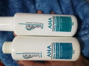 تجریه خرید ژل شستشو و پاک کننده صورت لامینین مدل Aha مناسب پوست چرب حجم 150 میلی لیتر