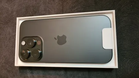 گوشی موبایل اپل مدل iPhone 16 Pro ZAA دو سیم کارت ظرفیت 256 گیگابایت و رم 8 گیگابایت