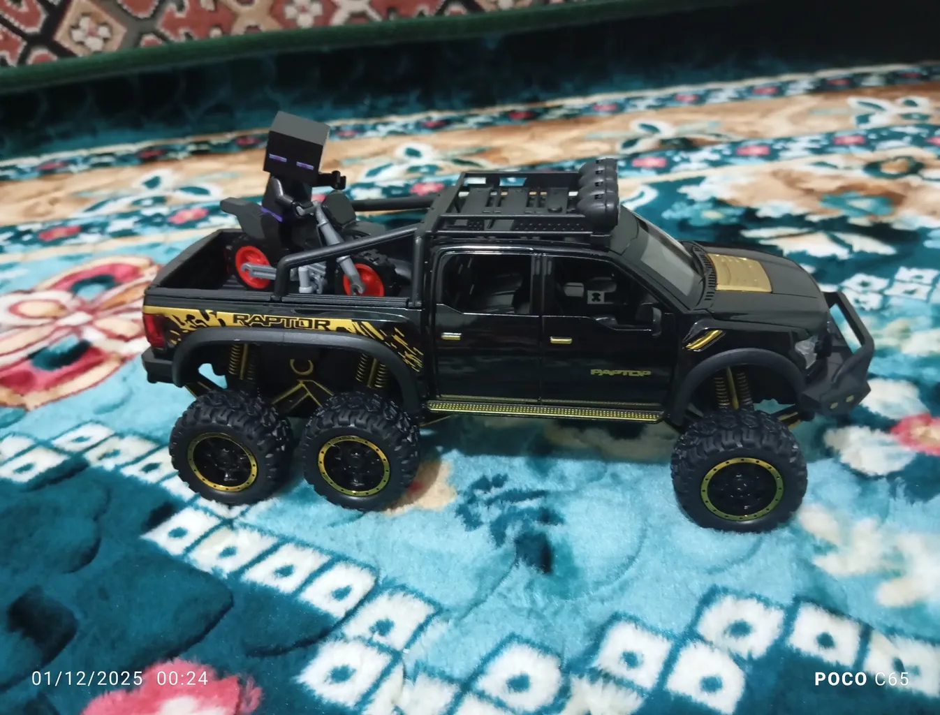 ماشین بازی مدل FORD RAPTOR-F150 فلزی