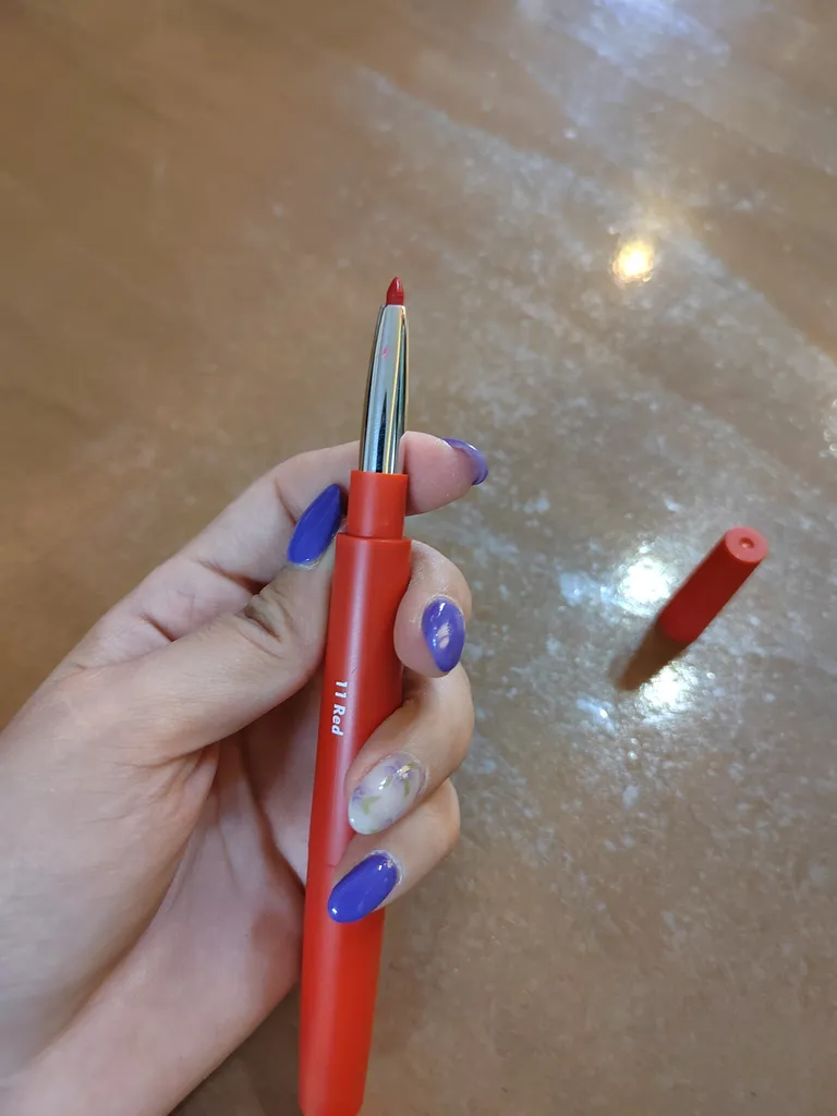 رژ لب جامد و خط لب میس رز شماره 11