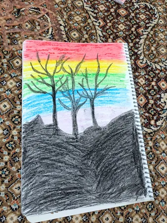 مداد شمعی شش رنگ هیپو مدل مکوئین به همراه آبرنگ