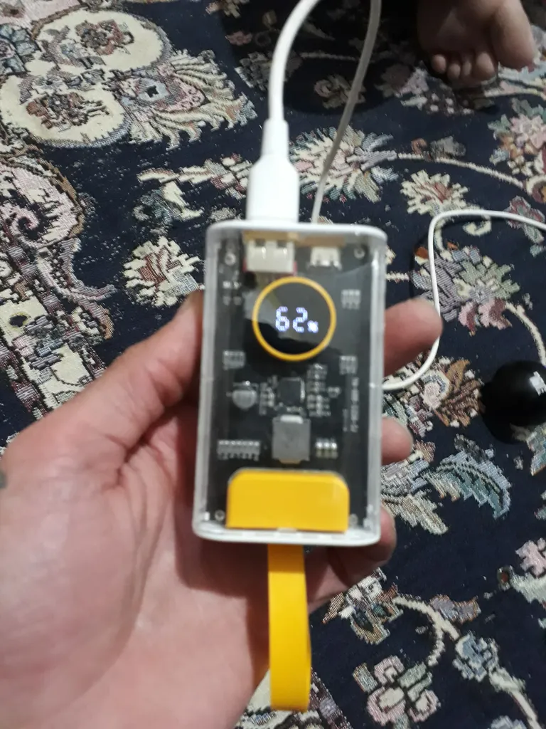 پاوربانک  بلولری مدل p10 ظرفیت 10000 میلی آمپر ساعت