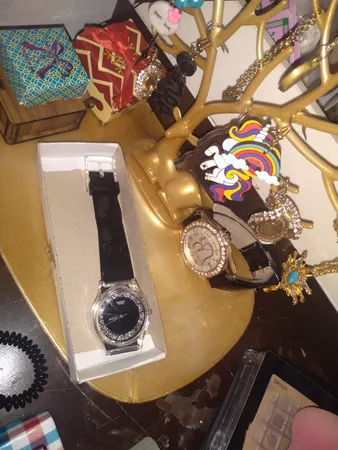 ساعت مچی عقربه ای دخترانه مدل شنی کد 2