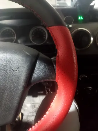 روکش فرمان کاور پلاس مدل PR-LUXE-RD به همراه سردنده وگردگیر و روکش ترمزدستی و کاور سویچ مناسب برای پراید