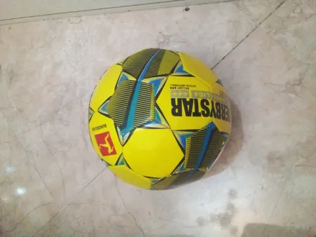 توپ فوتبال مدل بوندسلیگا دوخت ماشینی کد 2023