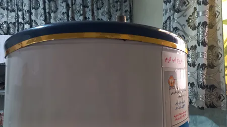 آبگرمکن گازی آزمایش مدل َ AZ70G گالوانیزه