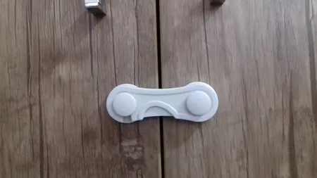 قفل کابینت نی نی ک مدل 9370 بسته 2 عددی