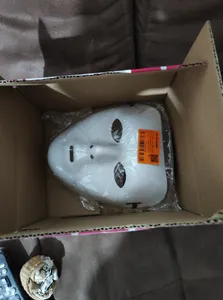 تجریه خرید ماسک ایفای نقش دنیای سرگرمی های کمیاب مدل هیپ هاپ