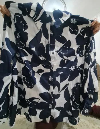 شومیز آستین بلند زنانه شین مدل گلدار 20328503