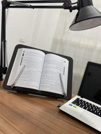 چراغ مطالعه صنایع کریم زاده مدل EN-101 همراه با لامپ ال ای دی 9 وات