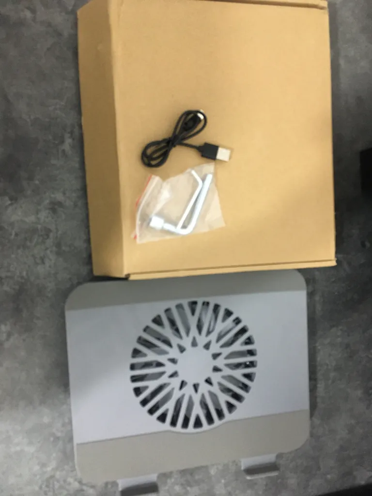 پایه نگهدارنده لپ تاپ مدل Adjustable-R