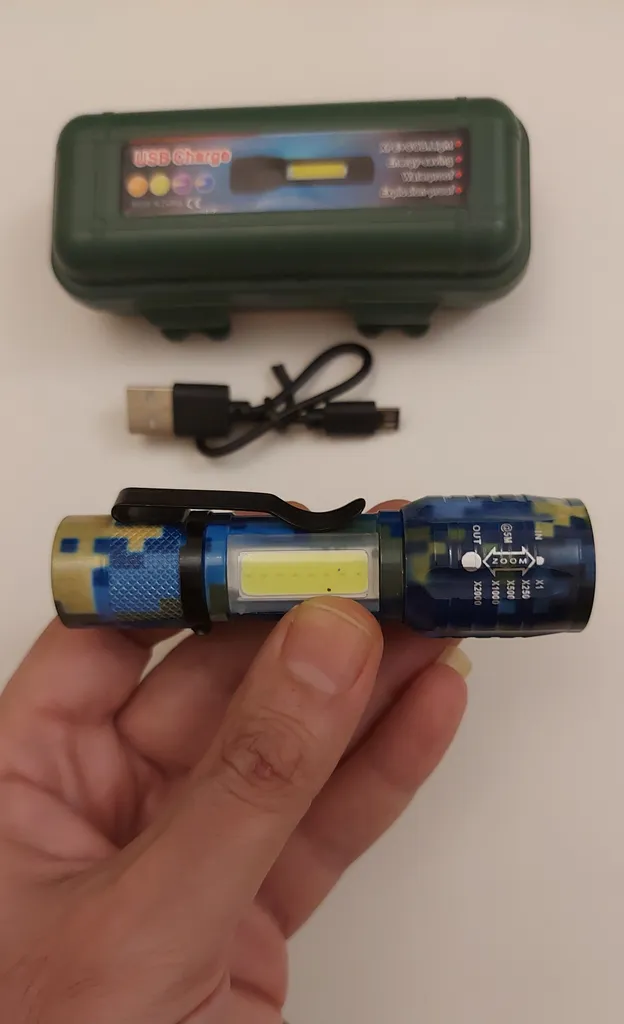 چراغ قوه دستی مدل C180