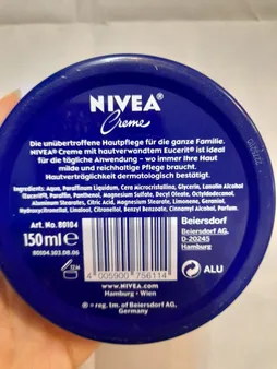 کرم مرطوب کننده نیوآ مناسب انواع پوست حجم 150 میلی لیتر