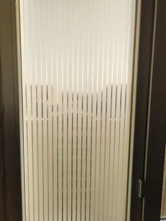 شیشه مات کن طرح کرکره ای کد 1012