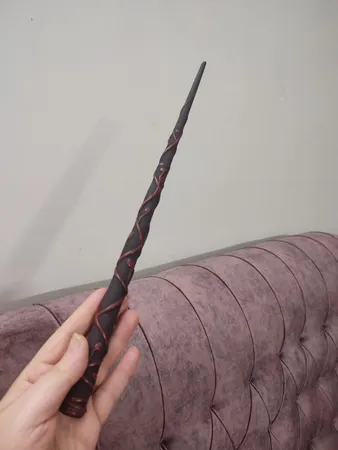 اسباب بازی زینتی مدل چوب دستی هری پاتر طرح هرمیون گرنجر به همراه کارت قطار