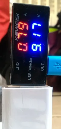 مانیتورینگ شارژر USB برند Keweisi