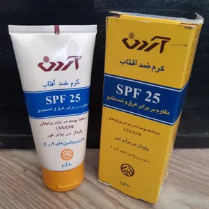تجریه خرید کرم ضدآفتاب بی‌رنگ آردن مدل SPF25 مناسب انواع پوست وزن 50 گرم