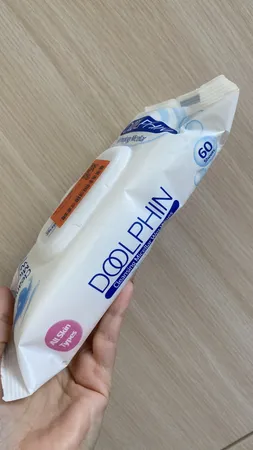 دستمال مرطوب پاک کننده آرایش دلفین مدل 001 بسته 60 عددی