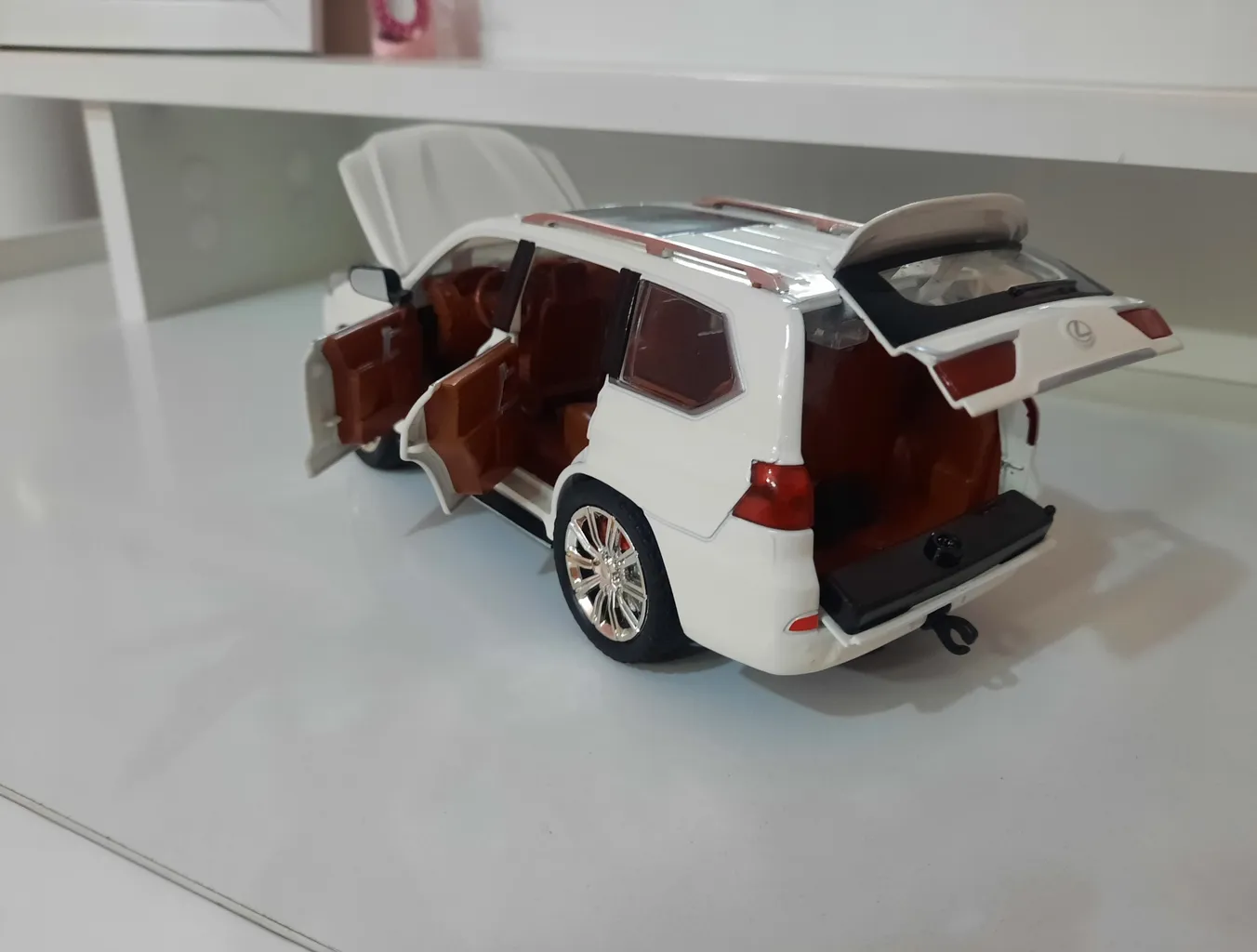 ماشین بازی مدل فلزی عقبکش لکسوس دودزا