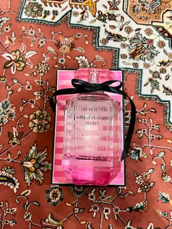 ادو پرفیوم زنانه فراگرنس ورد مدل Rose Seduction Secret حجم 100 میلی لیتر