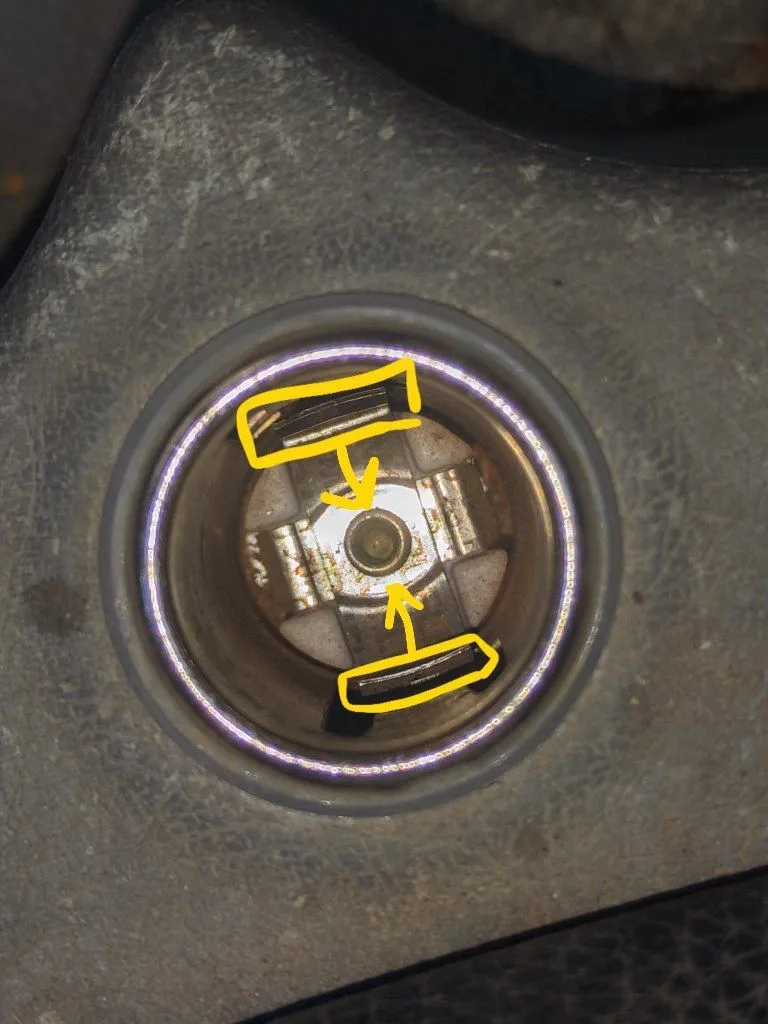 شارژر فندکی 50 وات دو پورت وونک مدل VC--50 به همراه کابل USB-C