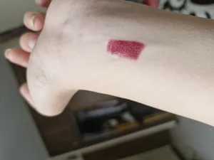 تجریه خرید رژ لب جامد گلدن رز شماره 20