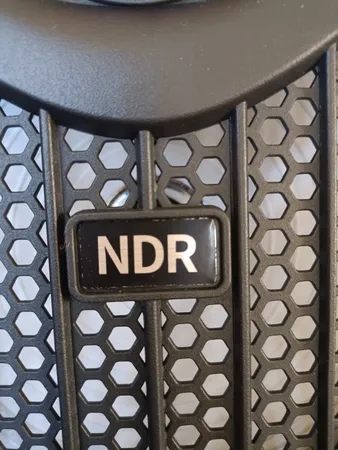 اسپیکر بلوتوثی قابل حمل پی زد ایکس مدل NDR-P66 به همراه میکروفن