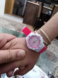 تجریه خرید ساعت مچی عقربه ای دخترانه کیو اند کیو مدل VR19J012Y