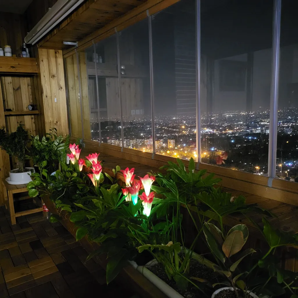 چراغ باغی خورشیدی مدل گل سولونیکس