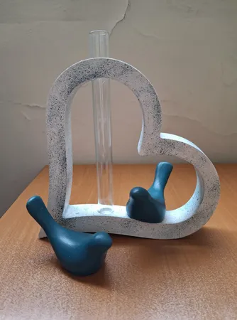 گلدان بتنی مدل گلجای قلب و پرنده