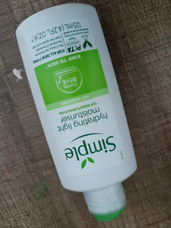 کرم آبرسان سیمپل مدل Fast Absorbing حجم 125 میلی‌لیتر