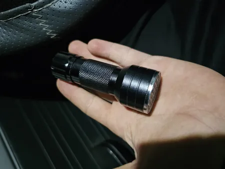 چراغ قوه دستی مدل HW-F600