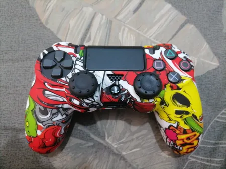 محافظ دسته بازی پلی استیشن 4 مدل rainbow به همراه روکش آنالوگ