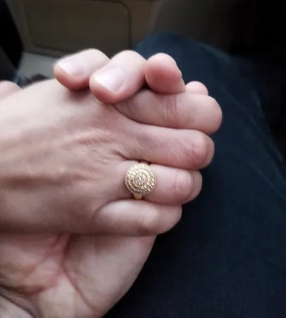 انگشتر طلا 18 عیار زنانه طلای مستجابی مدل گرد آوا کد 1 سایز 54