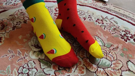 جوراب دخترانه طرح هندوانه