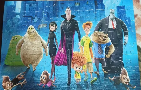 پازل 100 تکه مدل هتل ترانسیلوانیا کد 03510