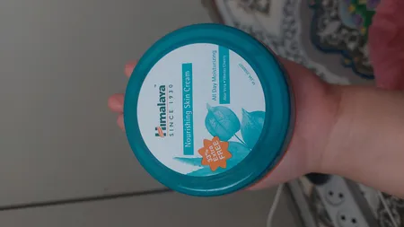 کرم مرطوب‌کننده هیمالیا مدل Herbals حجم 150 میلی‌لیتر