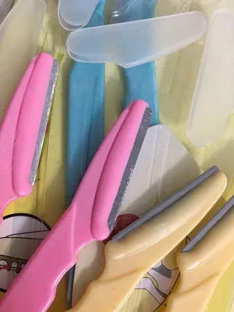 تیغ ابرو مدل 001 مجموعه 6 عددی