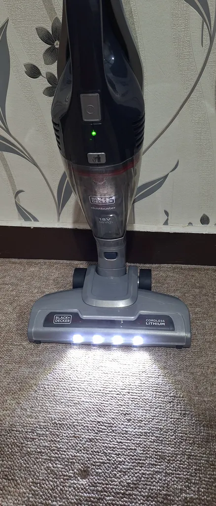 جارو شارژی بلک اند دکر مدل SVB520JW-B5