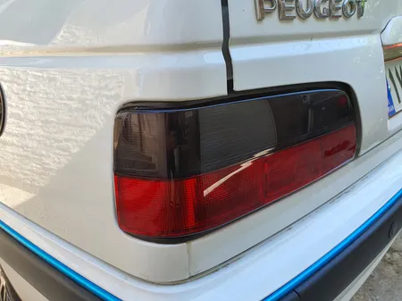 چراغ عقب مدل km23 مناسب برای پژو پارس ELX بسته 2عددی