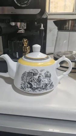 قوری چینی زرین ایران مدل لندنی 5 ویلیج درجه یک