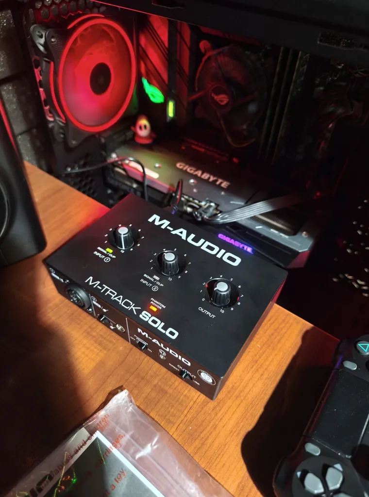 کارت صدا ام-آدیو مدل M-TRACK SOLO