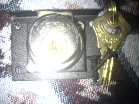 قفل کمدی مدل تک پله B08