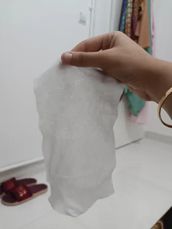 دستمال مرطوب پاک کننده آرایش دلفین مدل 001 بسته 60 عددی