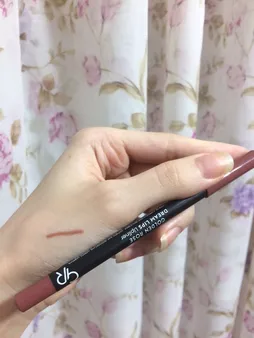 مداد لب گلدن رز مدل DREAM شماره 504